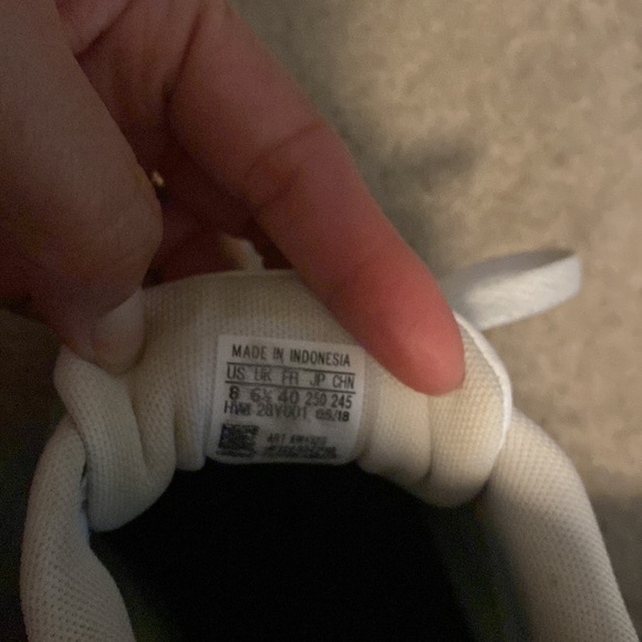 Adidas - Picture 5 of 7